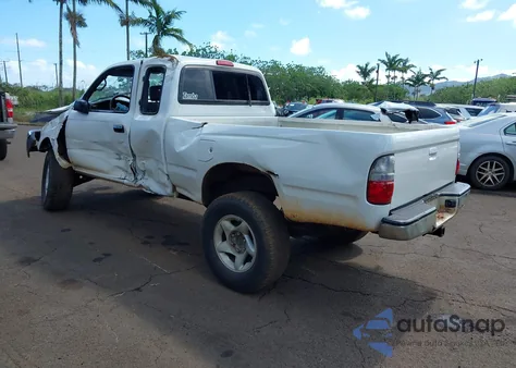 1999 Toyota Tacoma z USA, uszkodzony, nr VIN 4TAWM72N4XZ420488
